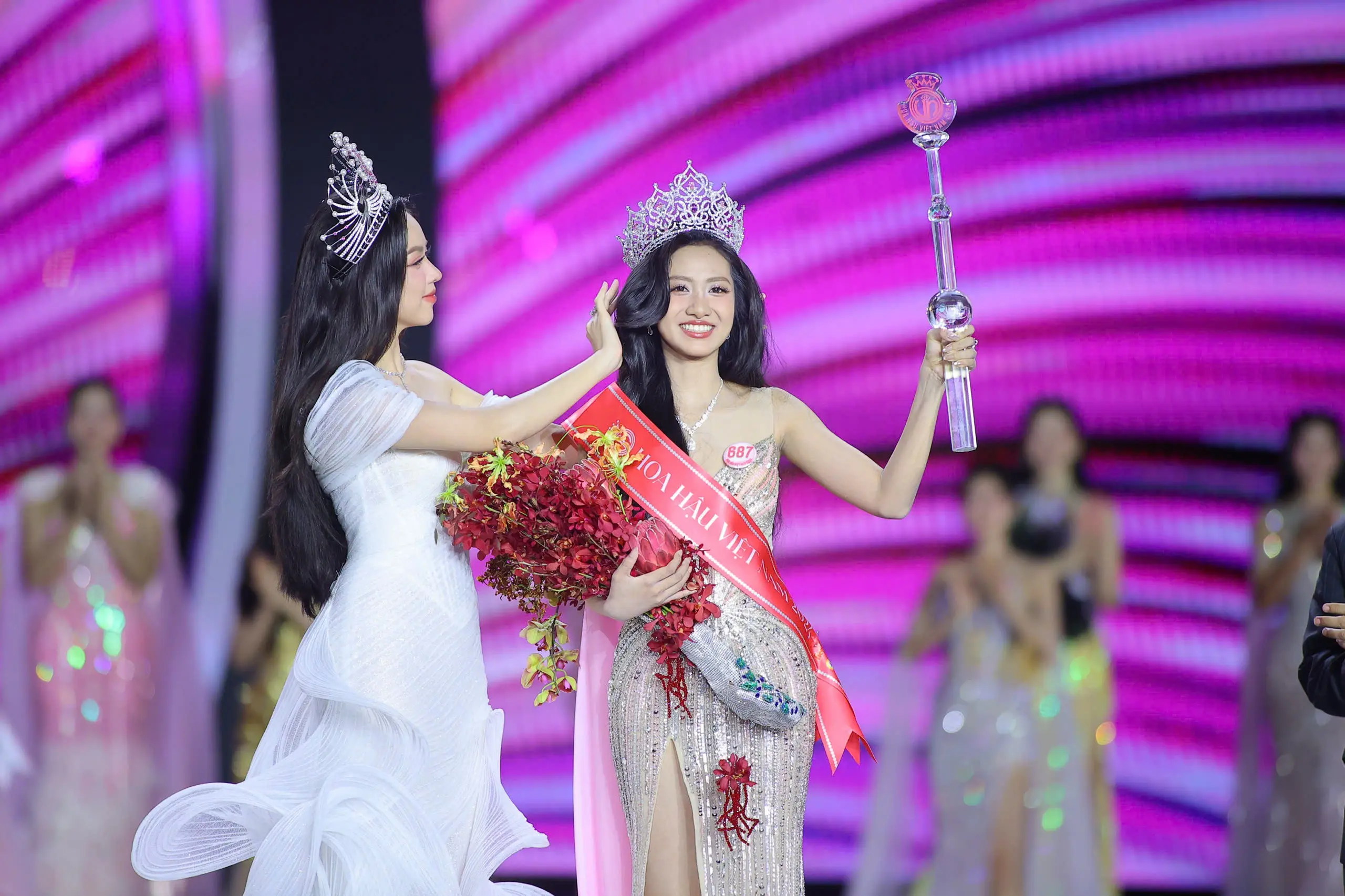 11a0s6 hoa hau truc linh dang quang 17510487388131957507421