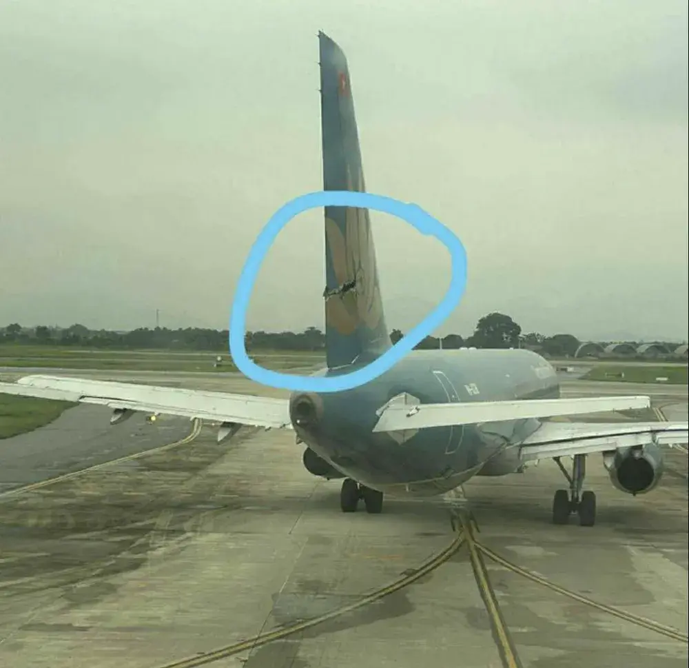 Máy bay Vietnam Airlines