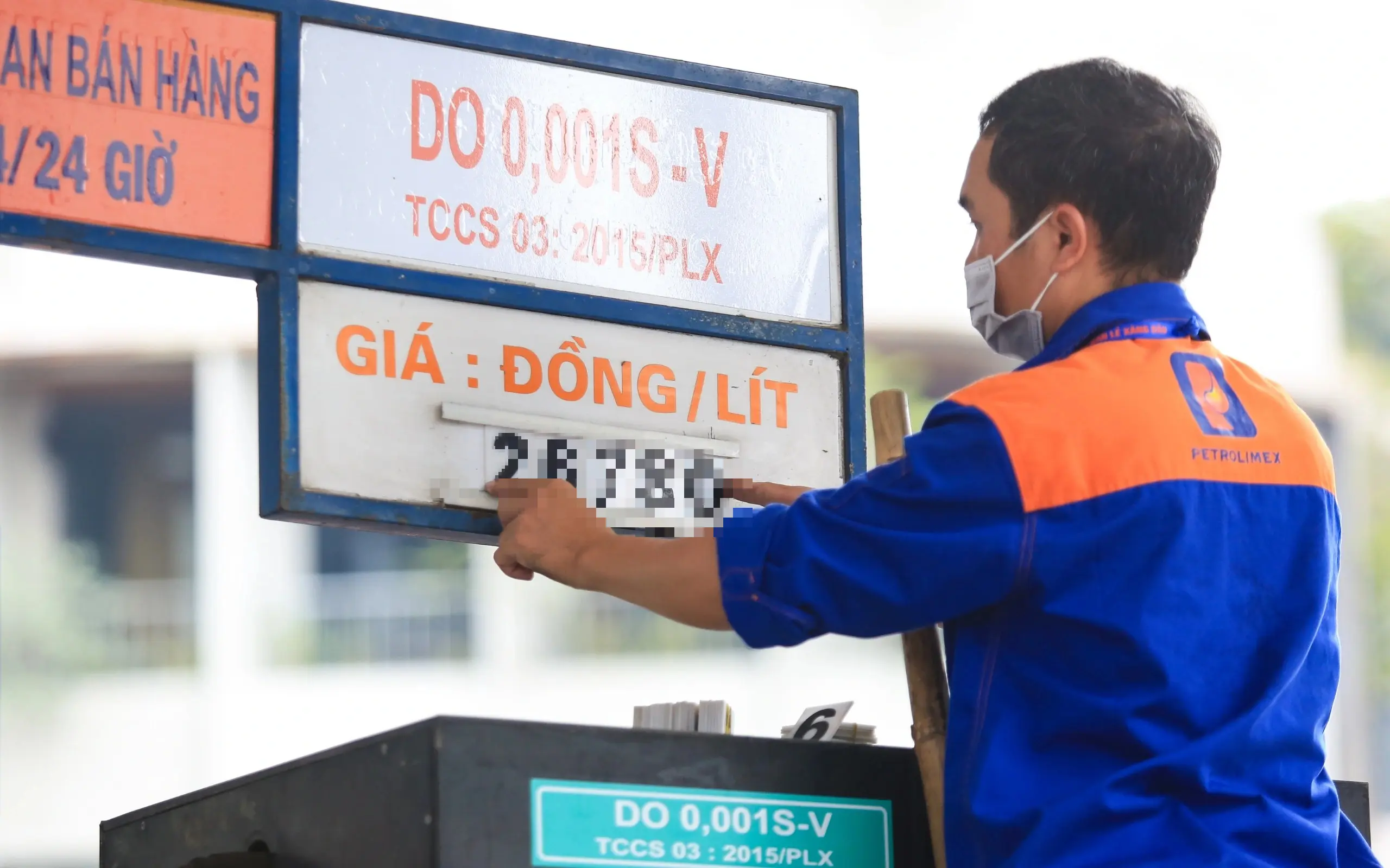 Giá xăng E5 RON92 và RON95