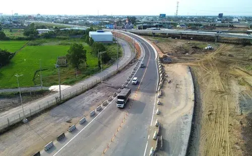 Phát triển hạ tầng