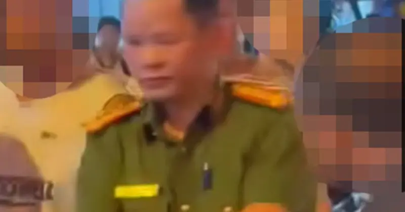 Xe ô tô gây tai nạn