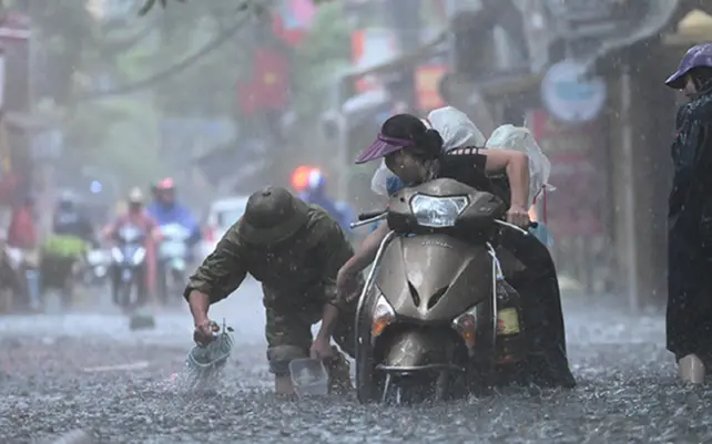 gjz4xp_du-bao-thoi-tiet-27-6-men-bac-sap-mua-to-175093074325789197780-0-0-674-1078-crop-17509307699012030304354.webp