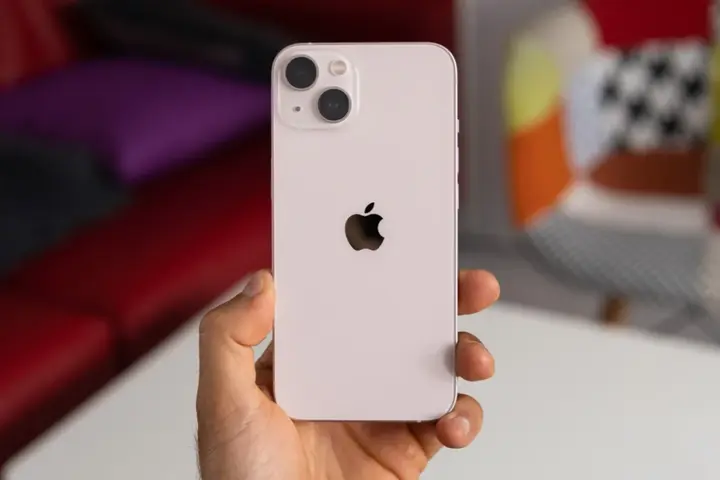 iPhone 13 màu đen