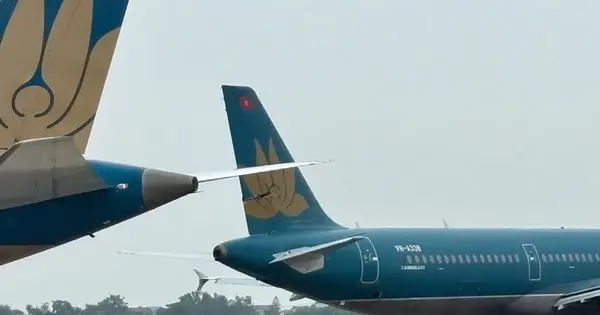 Va chạm tàu bay