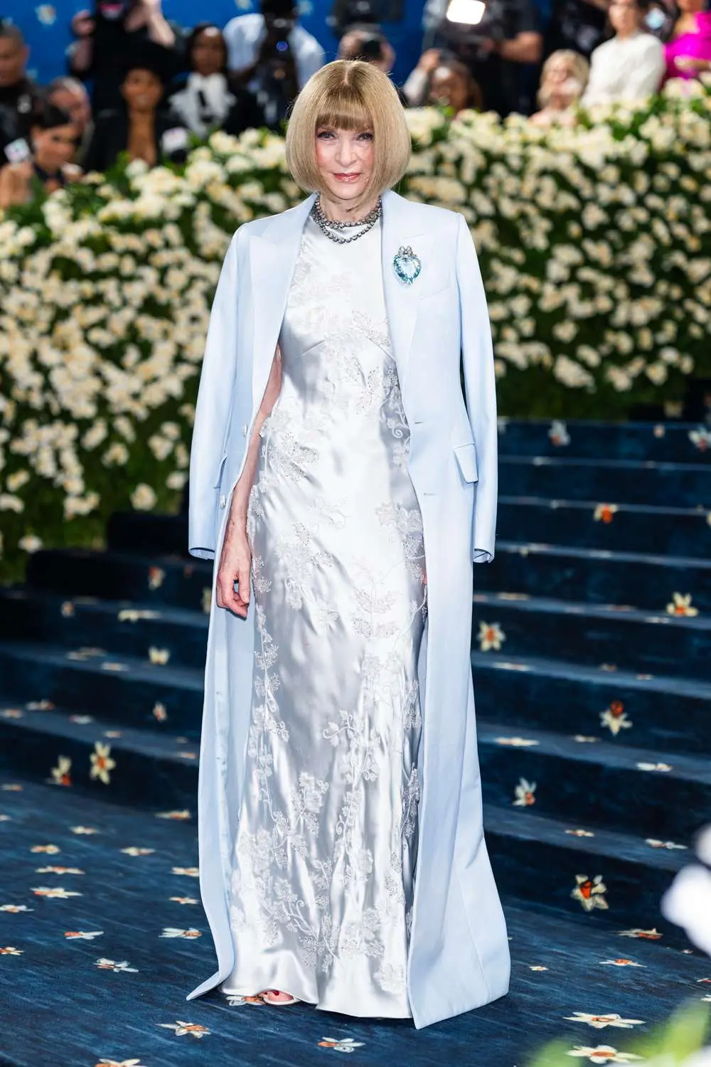 nsqp9r anna wintour 050825 eb95e6b7f28f451993cd6ceba6b94a97 1750985265479234487013 1751009565617 1751009566039751081176