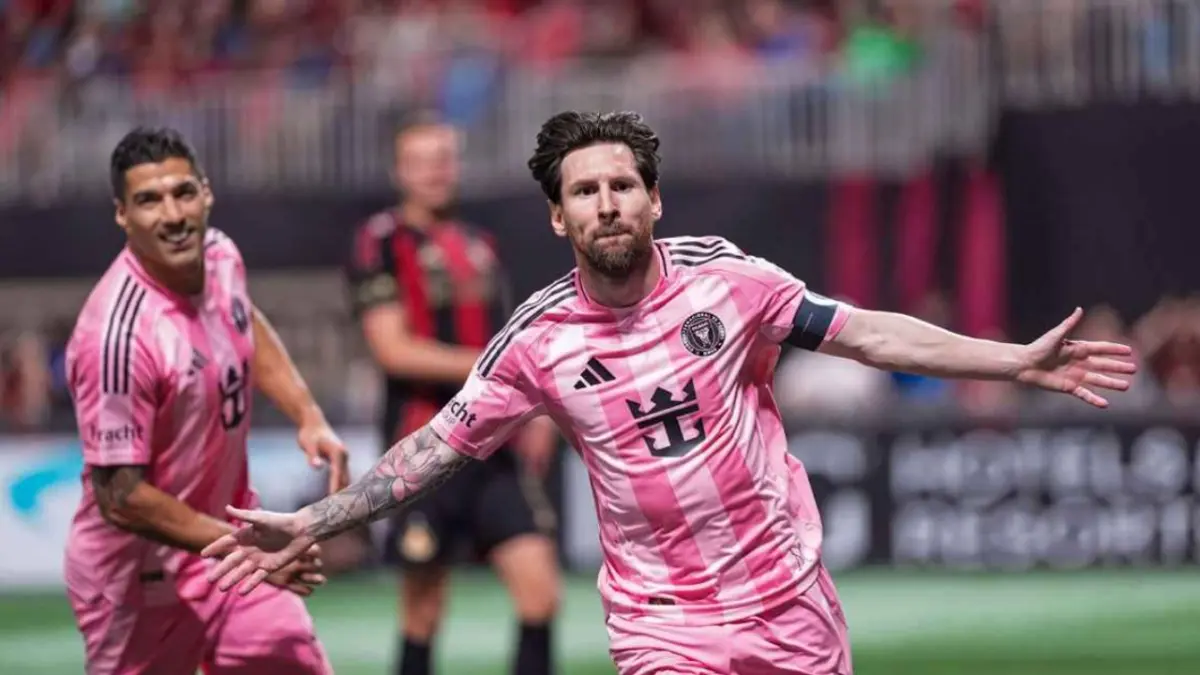 Messi ăn mừng bàn thắng