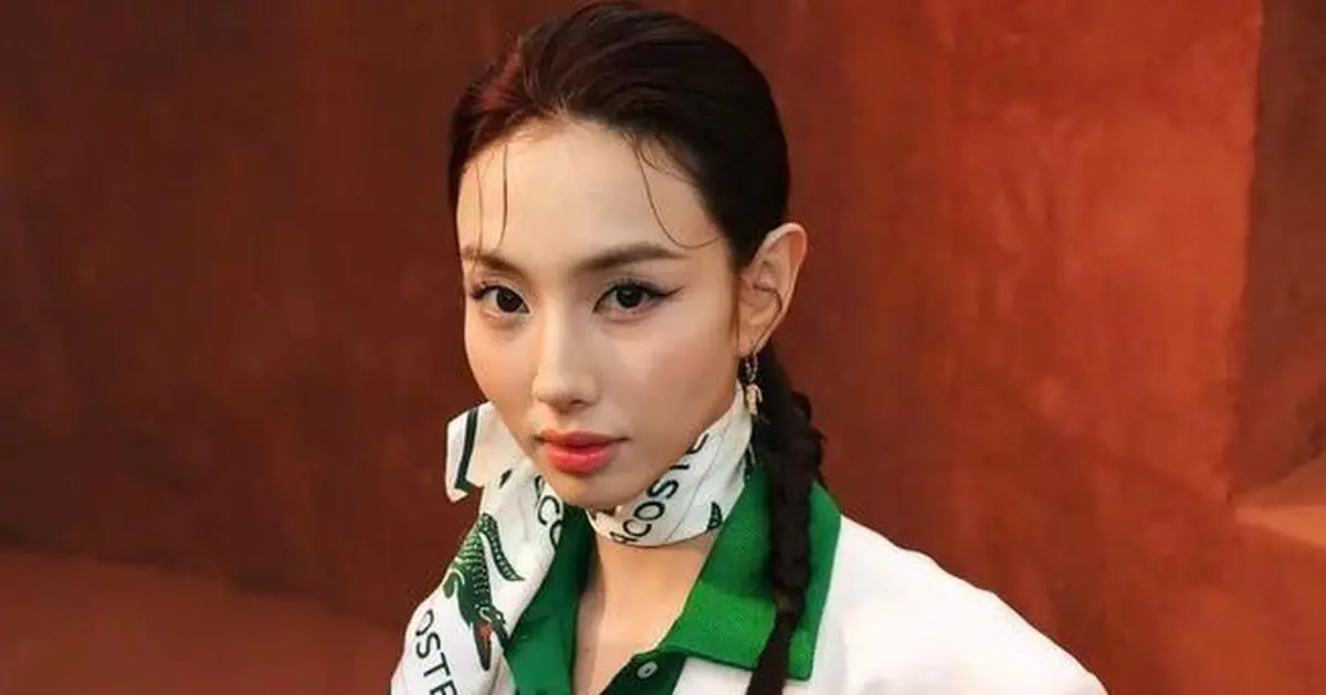 w9581i thuy tien 17443599358511437729278 8 0 349 651 crop 1747644082060788078482