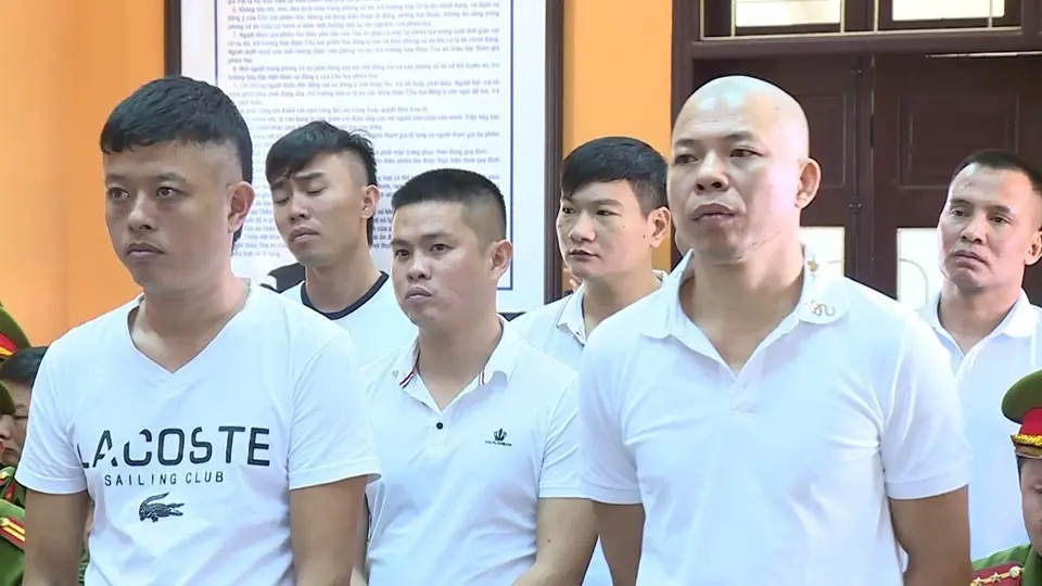 Đàn em Tuấn Thần Đèn