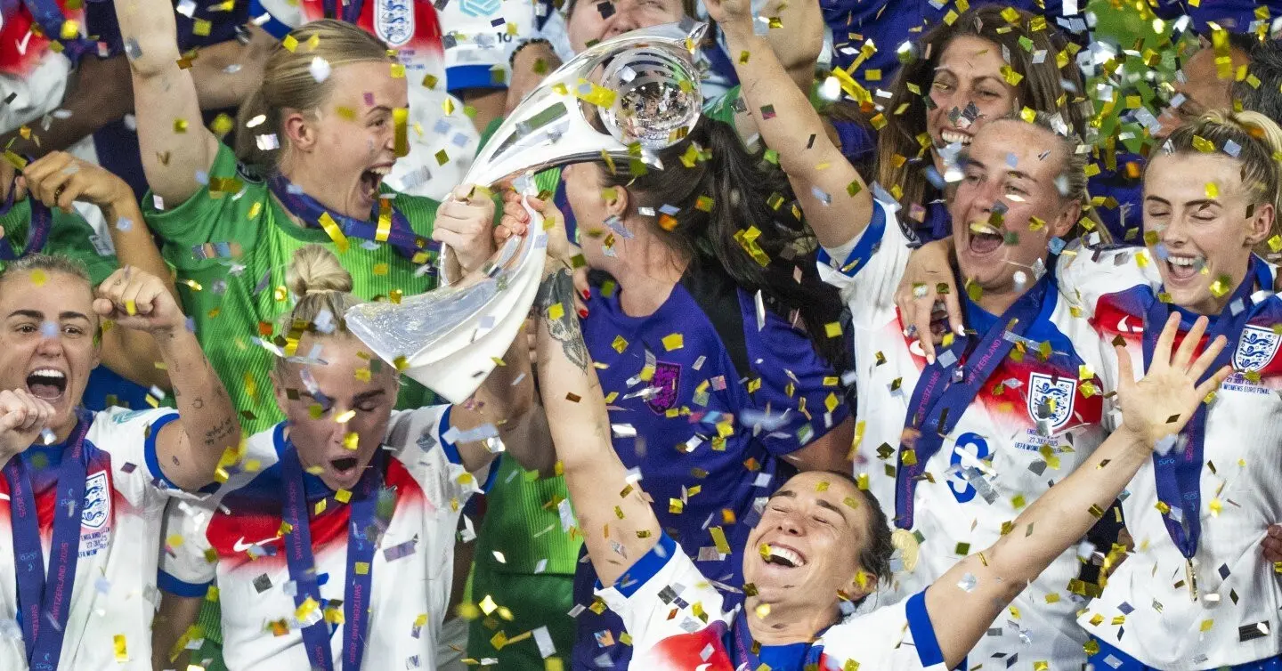 1cis2v tuyen nu anh danh bai tay ban nha doat chuc vo dich euro 2025 45