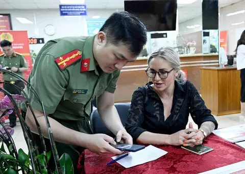 Giáo viên Mỹ chia sẻ về VNeID