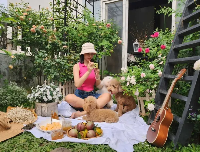 Hồng Nhung và khu vườn trên sân thượng