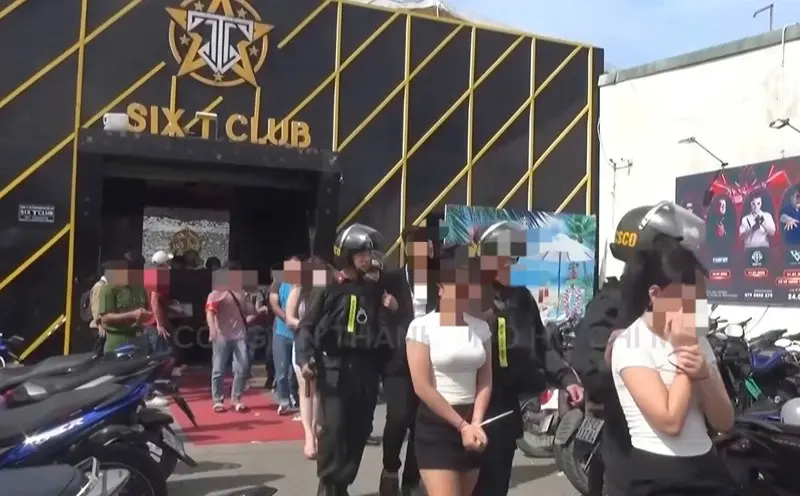 43hrzu Dot Kich Quan Bar 2