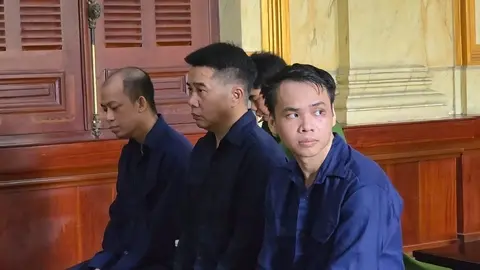 44iruz nguyen thuy 17524613119542061892470