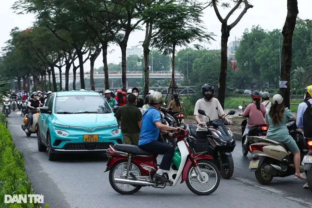 4mvauu ha noi lap to lien nganh de chuyen doi sang xe dien xay dung tram sac 1752505139173