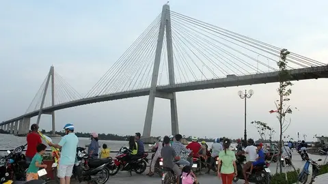 63xbp8_anh-cau-rach-mieu-2-1508841016950-0-0-575-1024-crop-1508841041000.webp