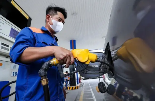 Giá xăng dầu hôm nay