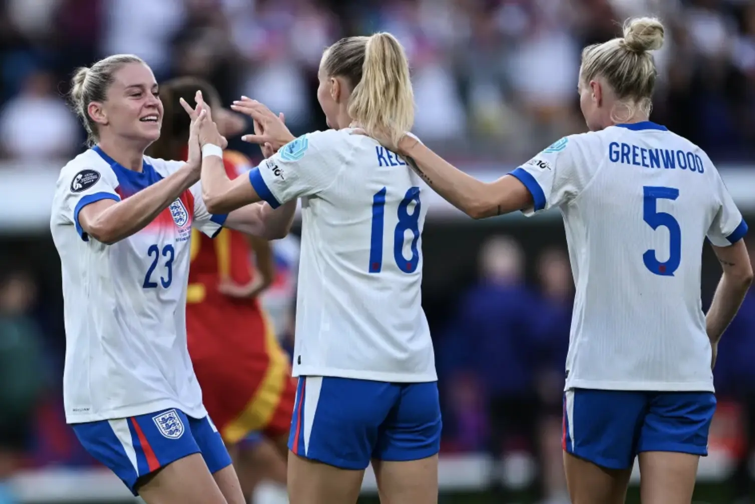 9m0sqe tuyen nu anh vo dich euro 2025 sau loat luan luu nghet tho