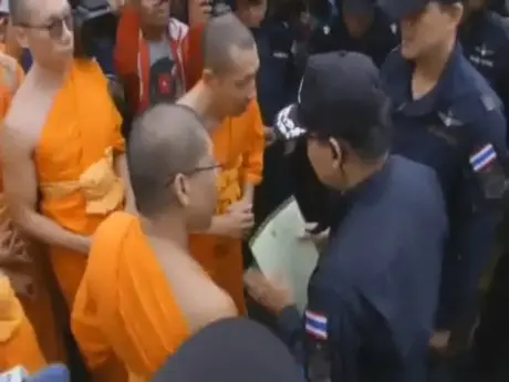 b1fxff hang nghin canh sat thai lan truy bat nha su bi cao buoc rua 1487259742