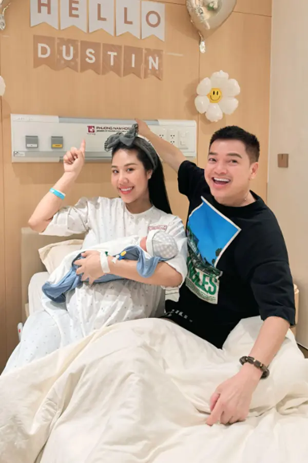 elr0zc ban gai quang minh 1 17309457888611287092291 1730949126084 1730949127183835338821