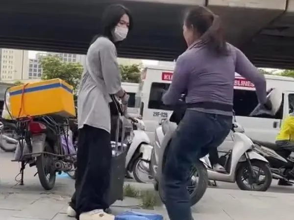 Cảnh sát làm việc