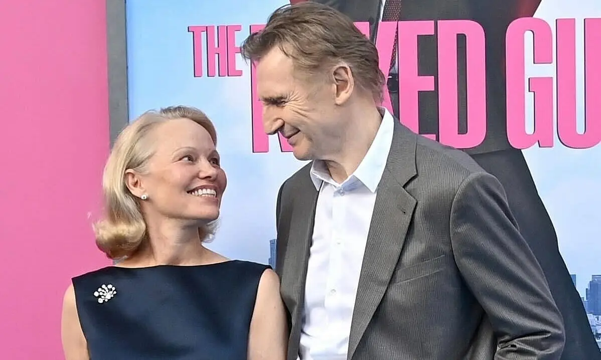 g4o9p8_pamela-anderson-va-liam-neeson-8792-5563-1753842047.webp
