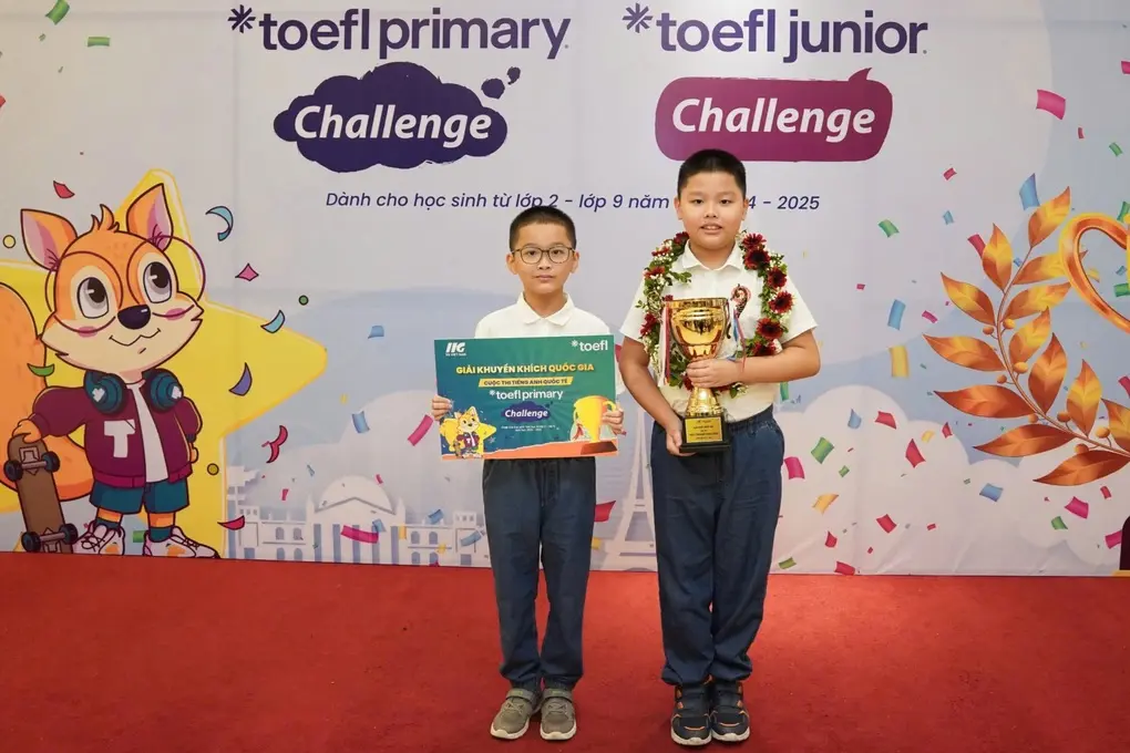 jq7bvk anh em song sinh cung gianh giai quoc gia tieng anh toefl challenge 1 edited 1752459193004