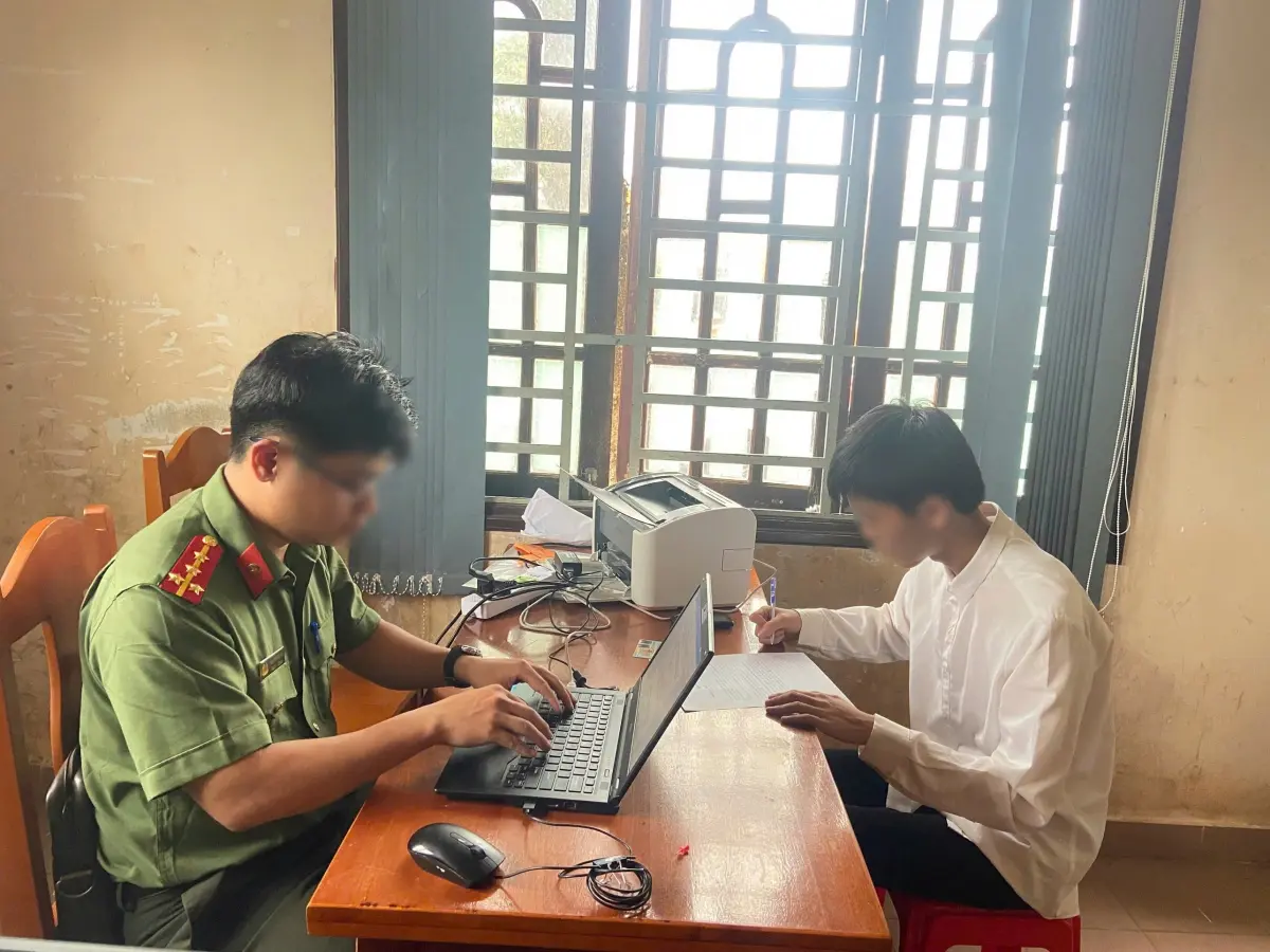 Giám thị coi thi