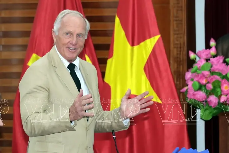kbfzaw Greg Norman 18072025 01