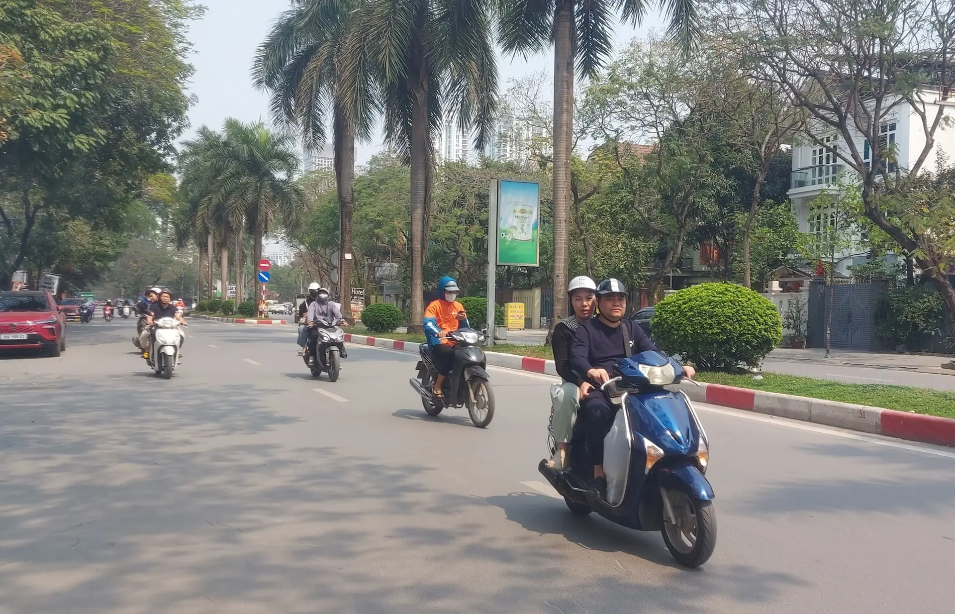 m15mbc ha noi nang am co luc oi nong