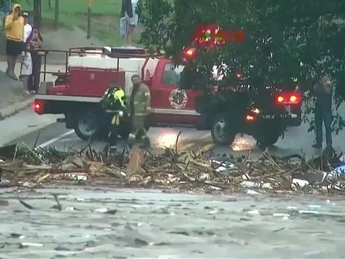 maf0od gt us texas flash flooding reuters 17520343483351074402580 114 0 533 800 crop 1752034368922823442488