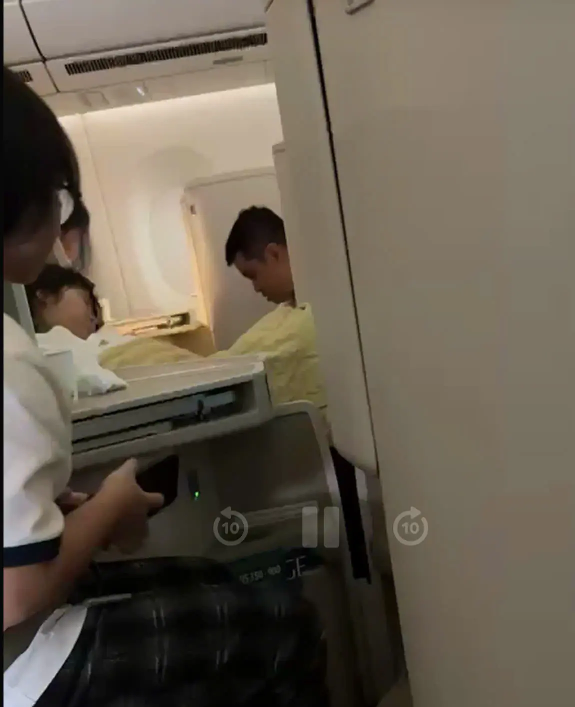mvd5sl_ha-can-xi-17510911149281382112724.webp