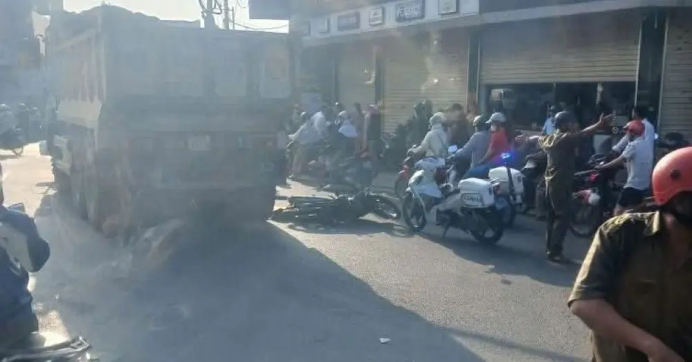nhifmv Tai Nan Xe Ben 01