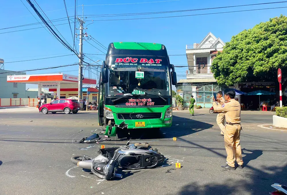 ohdf1v nha xe duc dat 8268 678.jpg