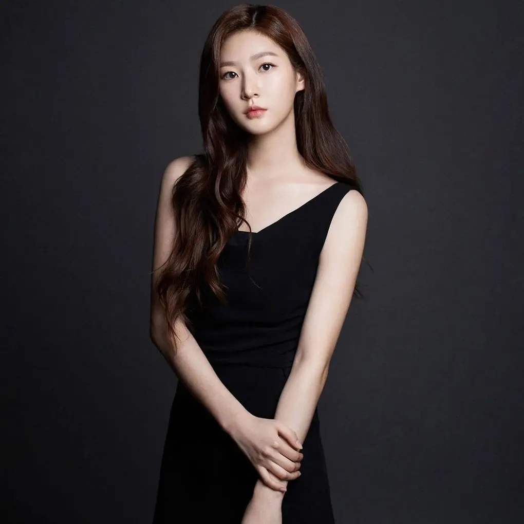 ol3x5h kim sae ron 1 1739757918846 ezgif.com webp to jpg converter