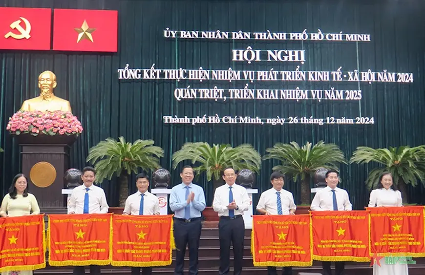 om61wo 26 12 2024 tphcm ban giai phap thuc day tang truong kinh te nam 2025 37c4e019 details