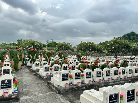 pggydm z6819834796097339dd45f8afa51706eae8284338ceb17 1752913087702598752754