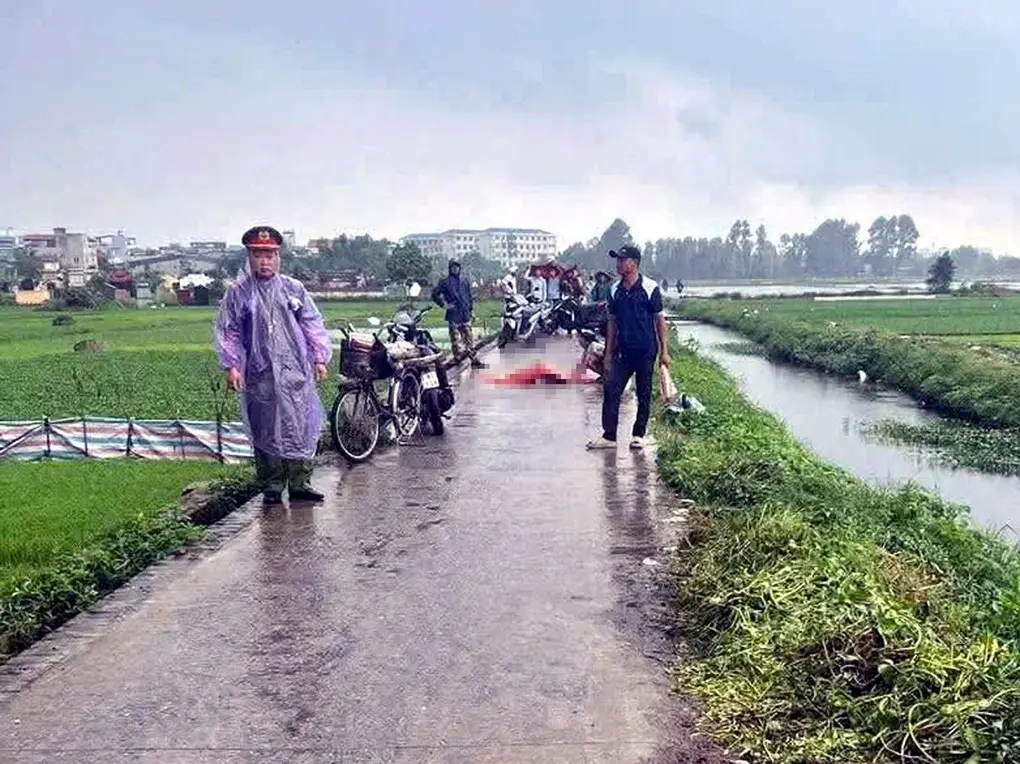Người phụ nữ tử vong nghi do sét đánh