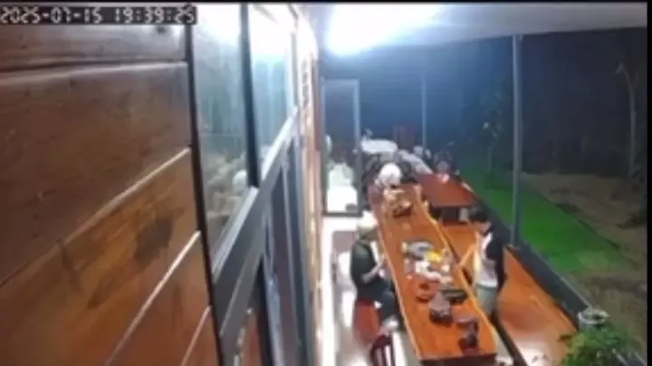 ts3euy_thumbvideo-273775.webp
