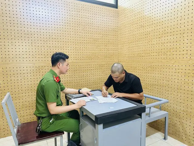 hình ảnh bắt giữ tội phạm