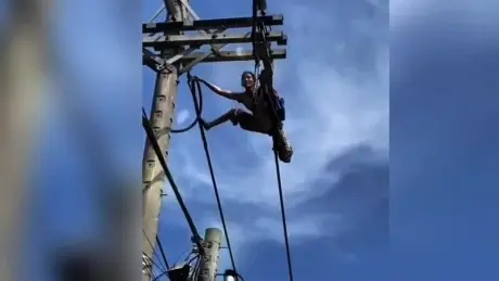 Nạn nhân đi trên dây điện