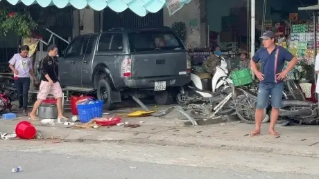 xe máy bị tông
