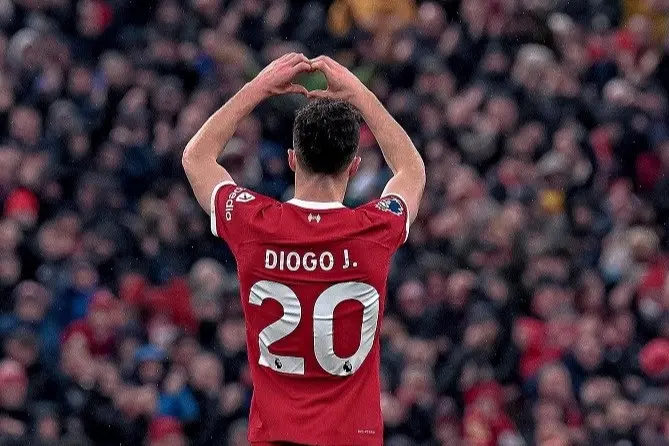 v2arca liverpool treo vinh vien ao so 20 cua diogo jota 33868