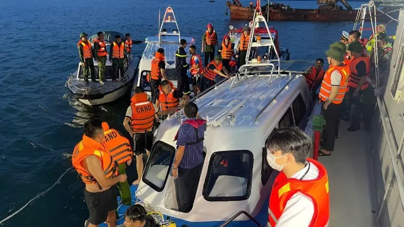 x9v7uy lat tau o ha long quang ninh20250720204811