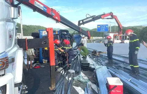 Lực lượng chức năng xử lý hiện trường