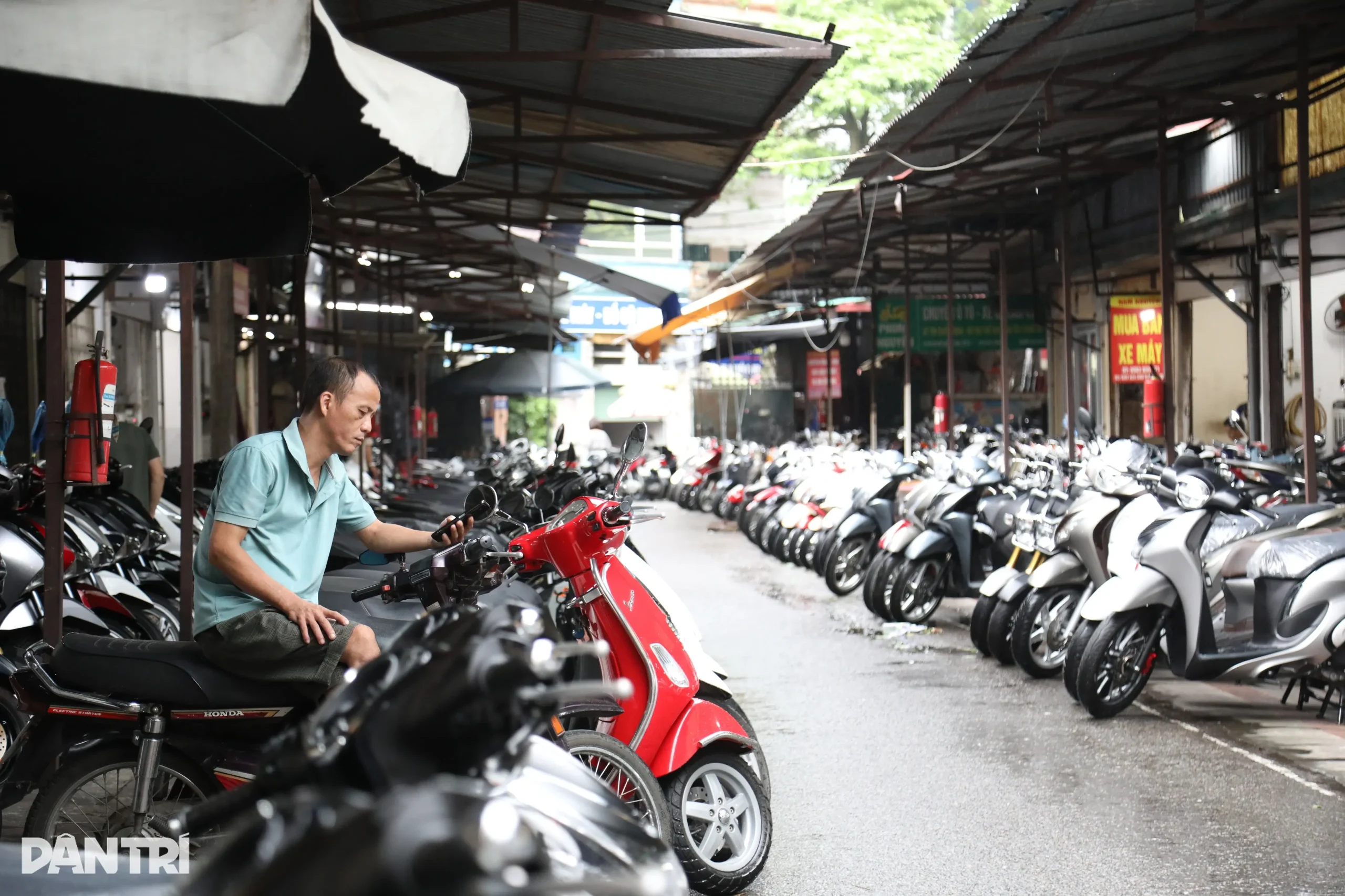 ydfdvd chuan bi cam xe xang cho xe may lon nhat ha noi e chua tung co 1 edited 1753402450405 scaled
