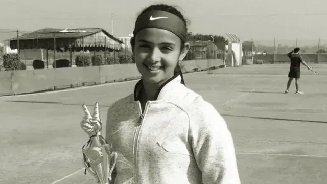 zqb2v1 Radhika Yadav