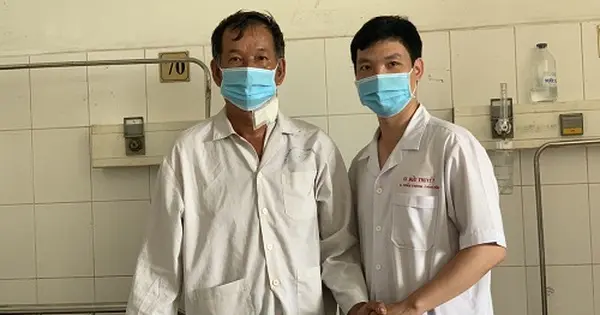 0gr5h3 thanh sat dai 10 cm dam xuyen co nguoi dan ong 59 tuoi1596084654