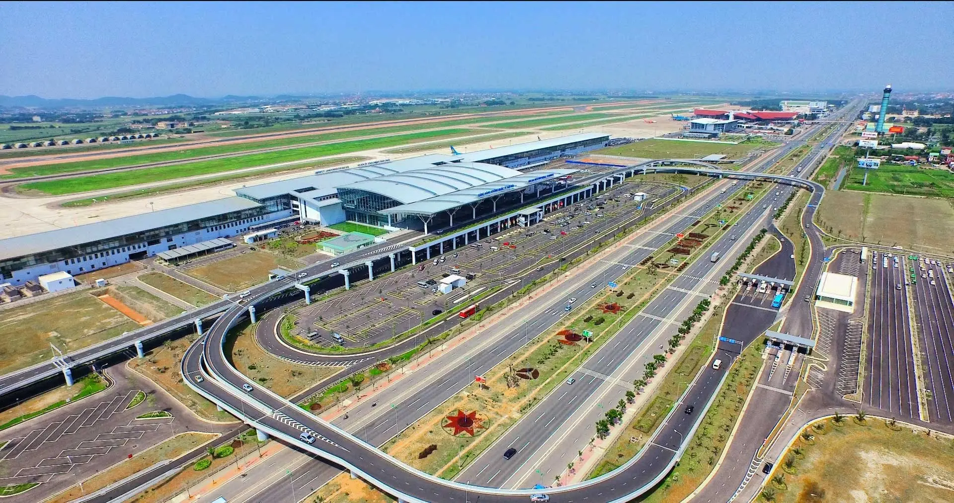 3n23hm_san-bay-gia-binh.webp
