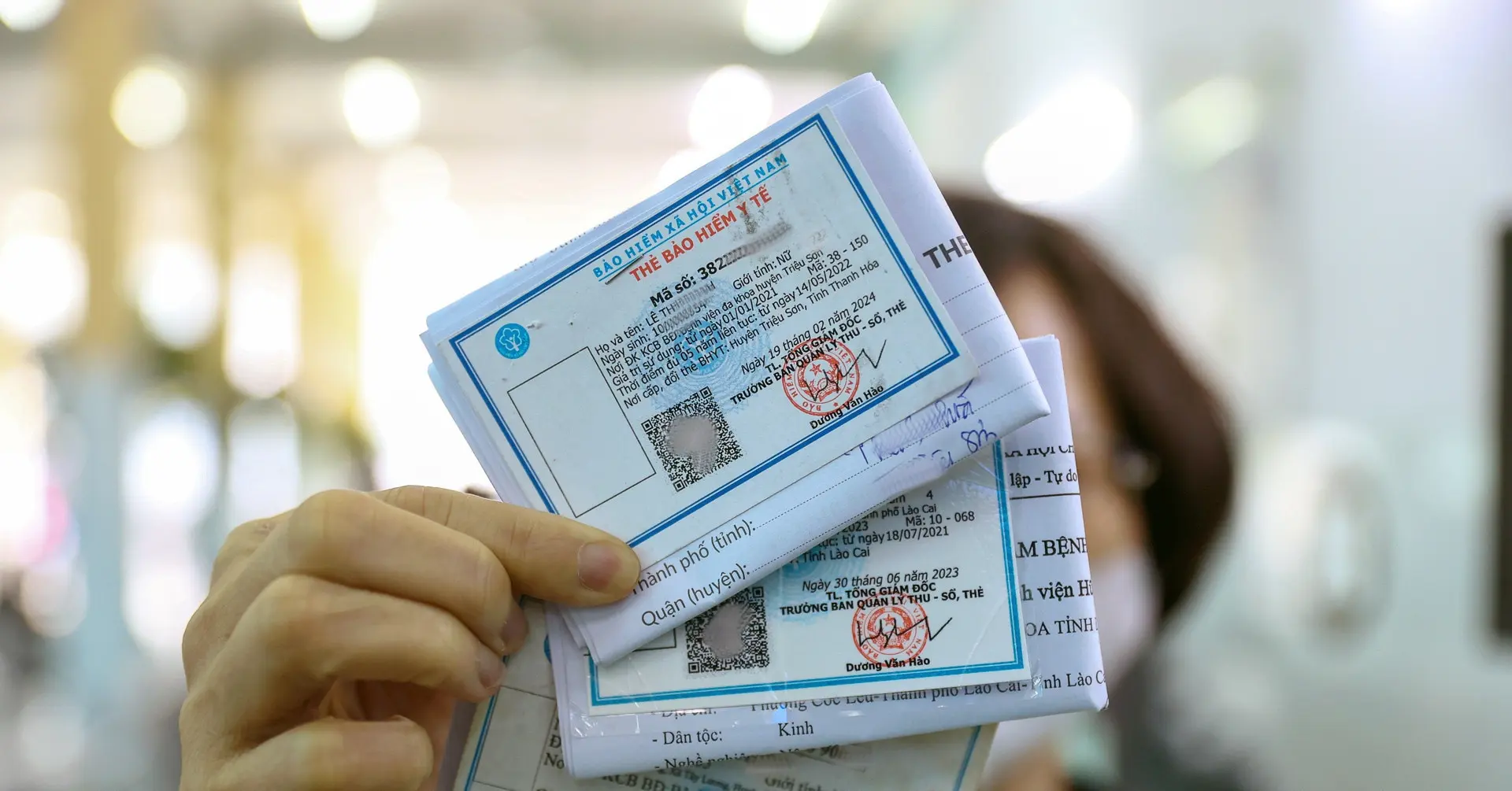 603is8 nguoi dan di kham benh khong can xuat trinh the bhyt giay 118898