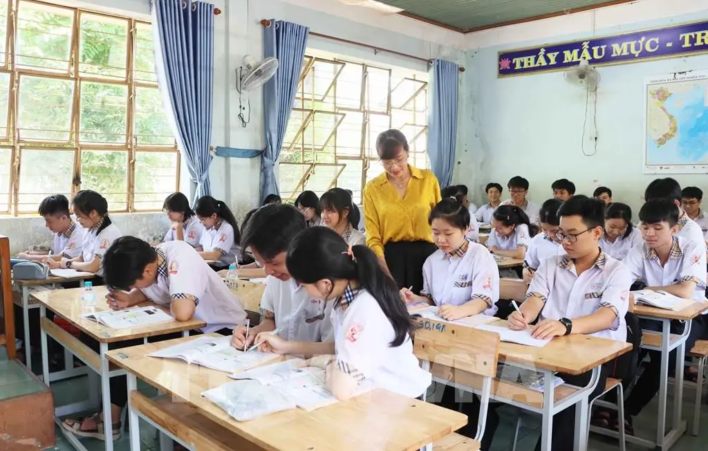 70or47 102937 binh phuoc giao vien hoc sinh ung ho quy dinh moi ve day them hoc them